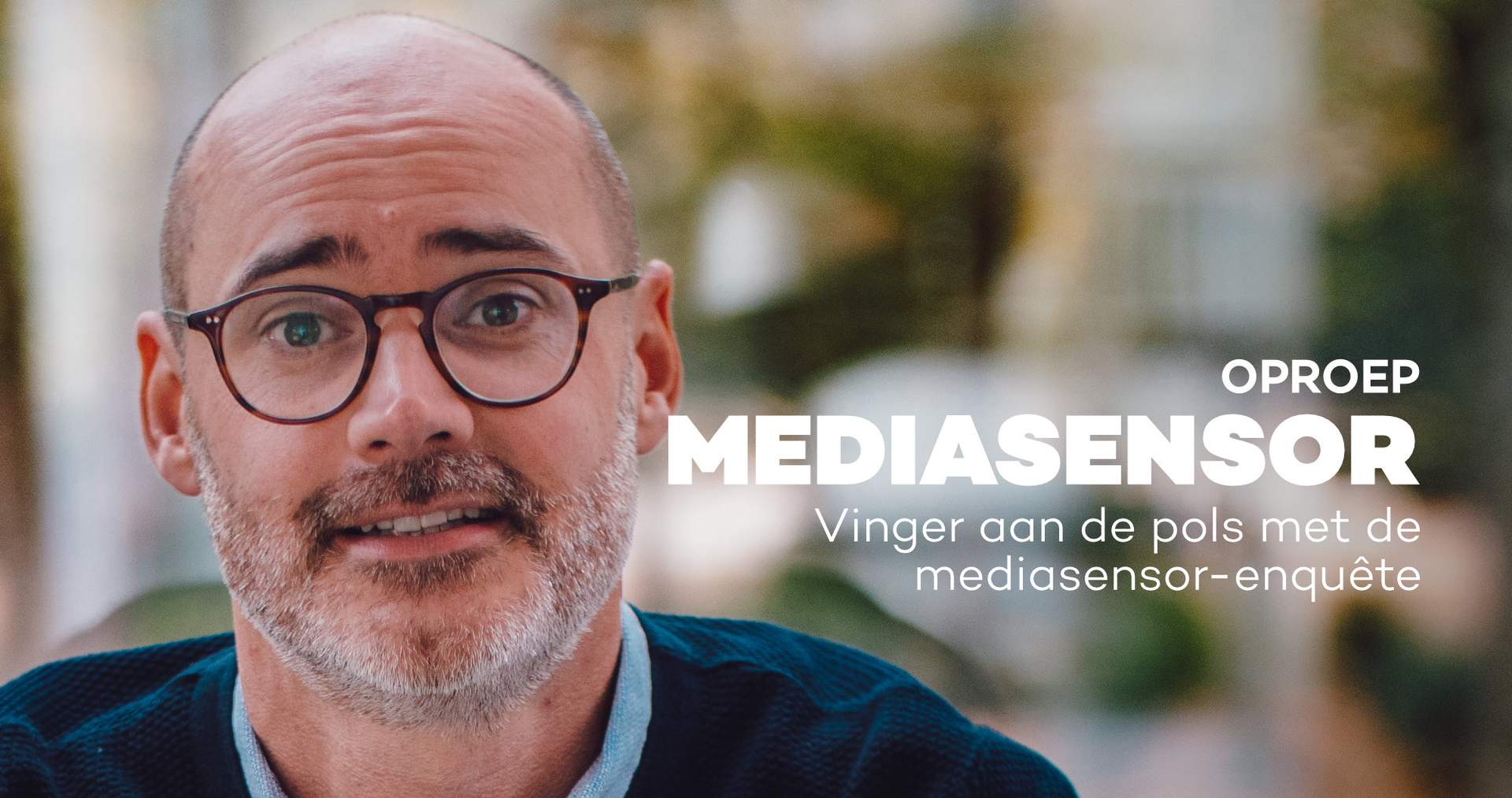 Vinger aan de pols met de mediasensor-enquête